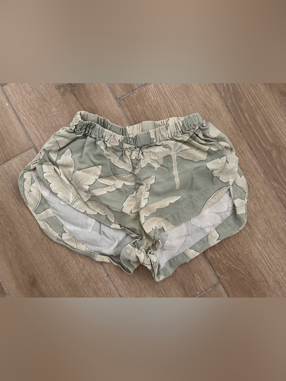 DeWilde green palm tree shorts XS made in Hawaii tropical